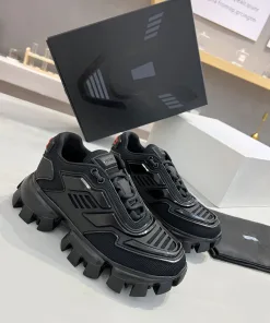 Luxus Prada Einzelne Schuhe klobige Sneaker Aktuelle Laufstegschuhe