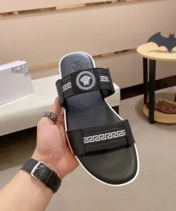 Premium Versace Hausschuhe Hochwertige neueste Kreation direkt offiziell