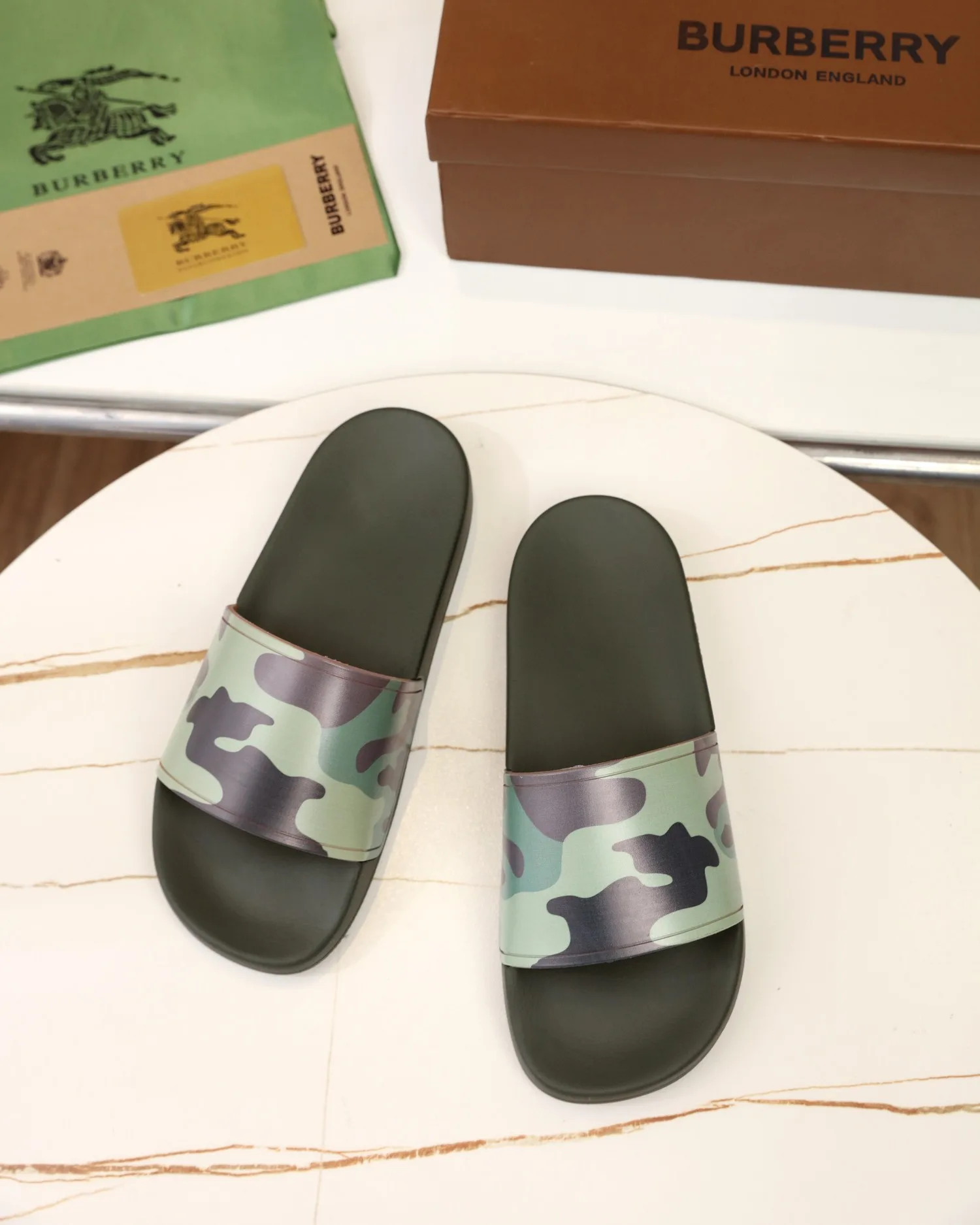 Hochwertige Burberry Sandalen Größen klassisches neues Schmal geschnittene