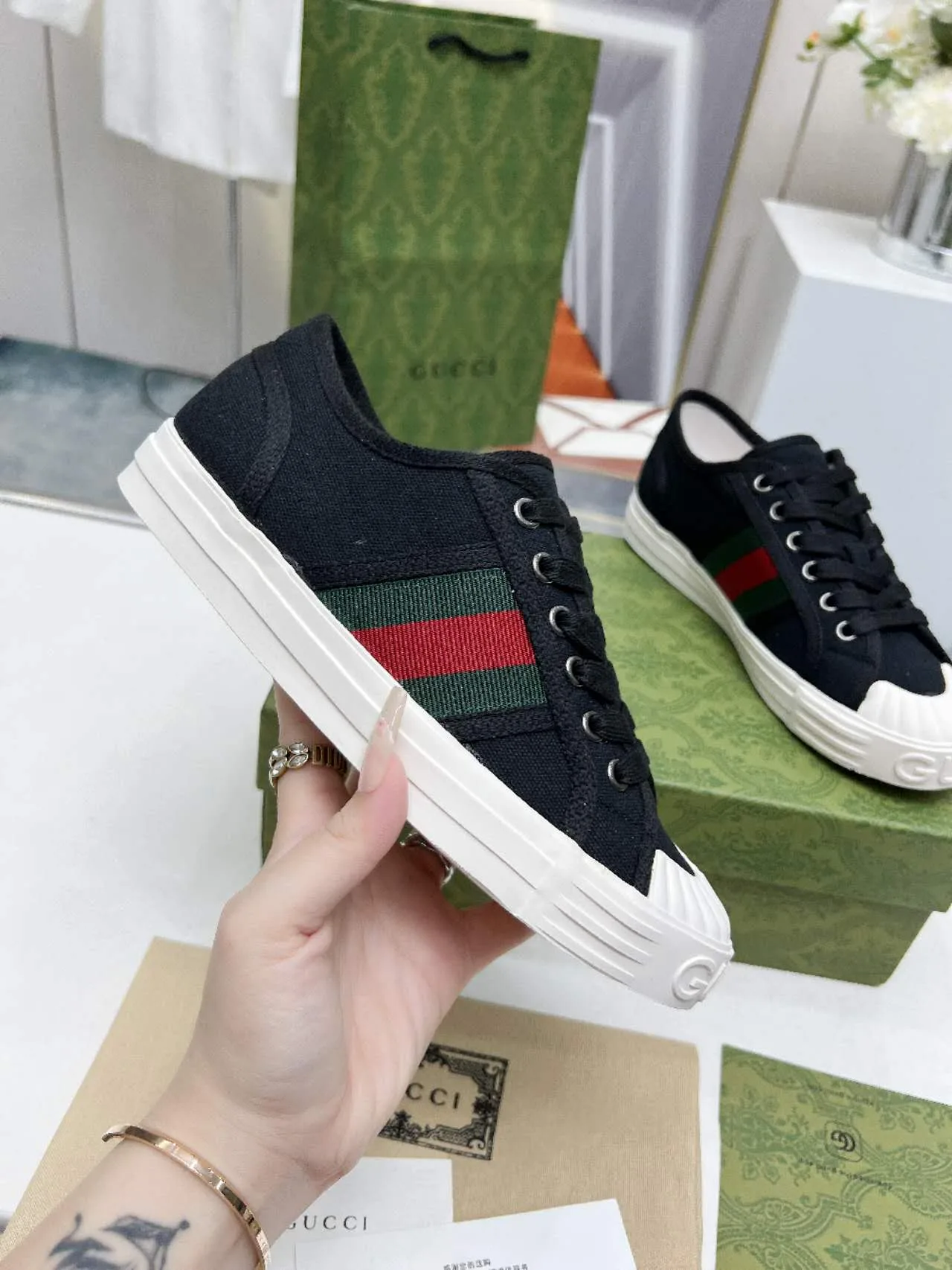 Luxury Gucci Weiße Sneaker Real Prices Größen Herrengrößen