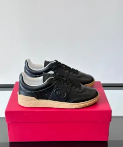 Hochwertige Valentino Turnschuhe VALENTINO GARAVANI UVILLAGE Größen sind