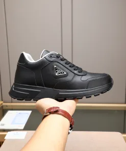 Hochwertige Prada Turnschuhe Diese neuen Prada sind lässig