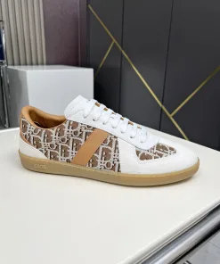 Hochwertige Dior Rutschfeste Schuhe Obermaterial aprikosenfarbenem Vollnarbenleder Rind passendem