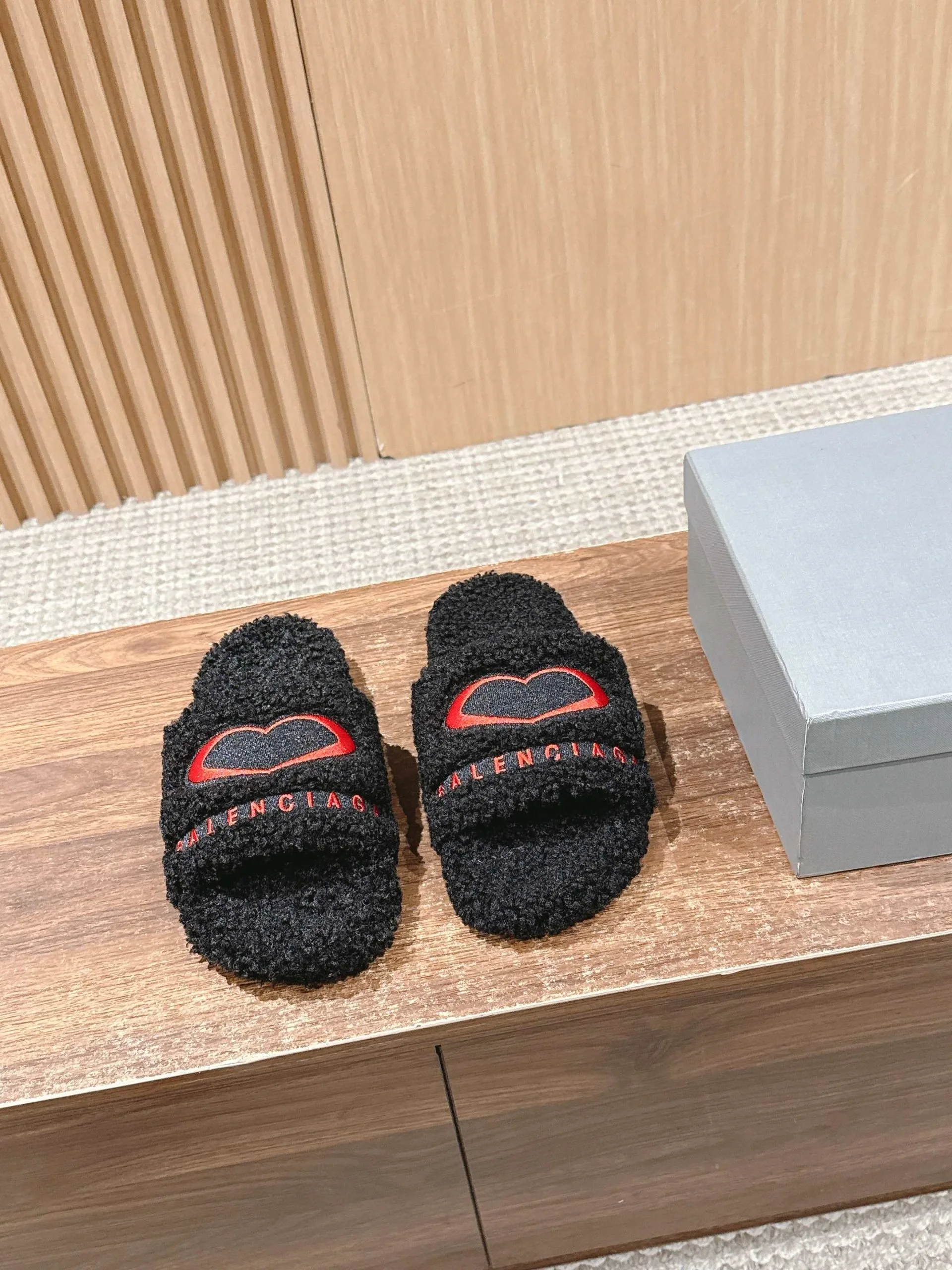 Luxus Balenciaga Hausschuhe Echter Preis Diese Fell sind