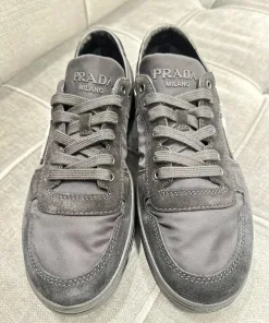 Hochwertige Prada Turnschuhe Prada mit echtem Preisspanne