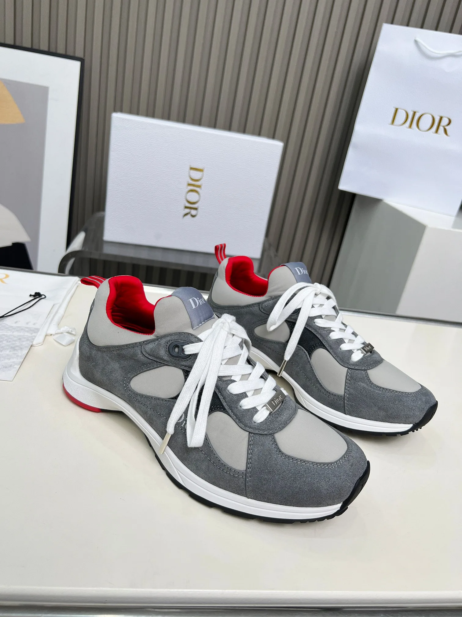 High Quality Dior DadSchuhe neueste Dior Diese Sneaker sind