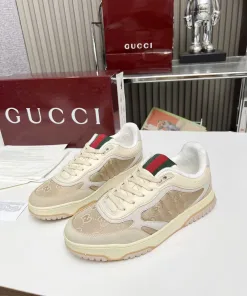 Premium Gucci Turnschuhe präsentiert eine Vielzahl verschiedener Klassiker