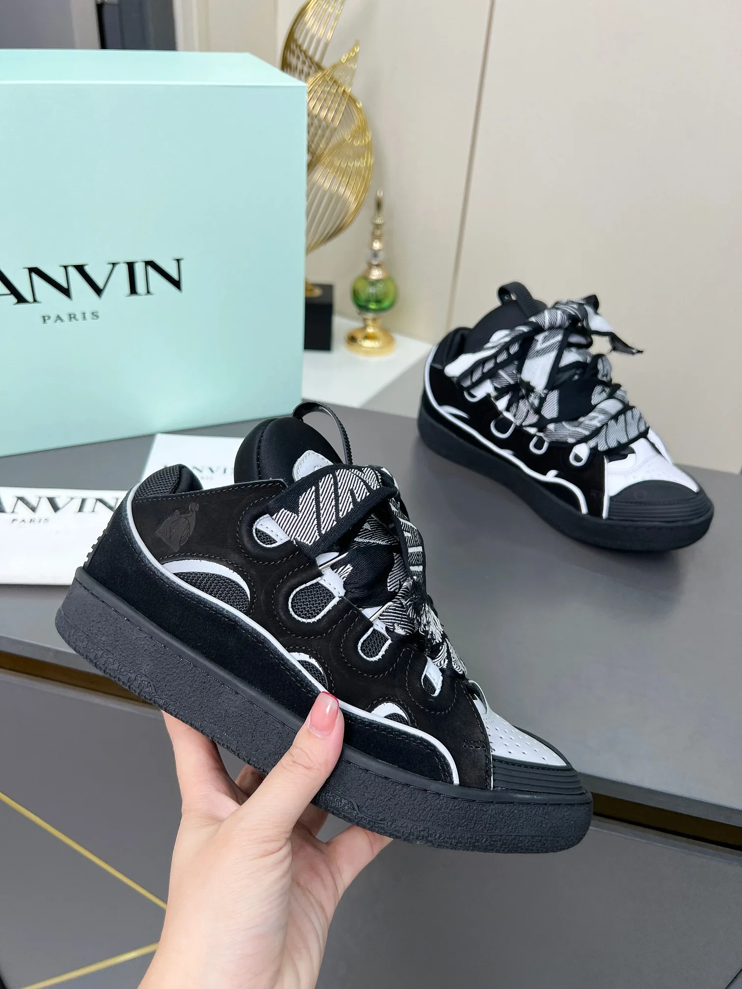 Luxus Lanvin Turnschuhe Farbspritzern verzierten deutschen Trainingsschuhe Real