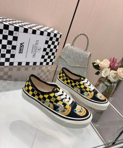 Luxus Valentino Turnschuhe Valentino Vans präsentiert einen neuen