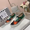 Luxus Valentino Turnschuhe Valentino Vans präsentiert einen neuen