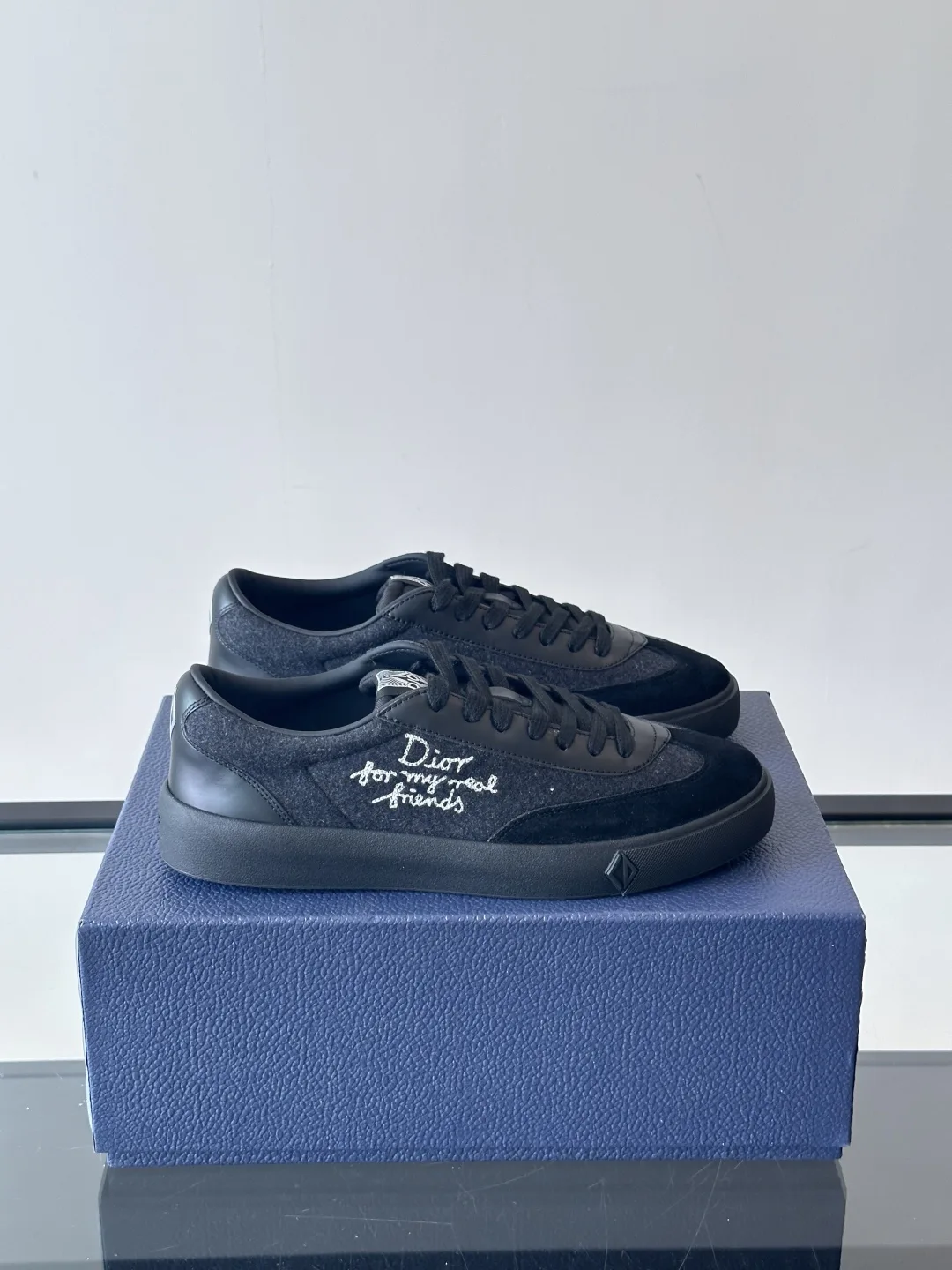 Hochwertige Dior Turnschuhe Dior sind zeitloser Gefertigt grauem