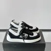Luxus Chanel Turnschuhe Klassische CHANEL einteilige leicht gefertigt