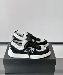Luxus Chanel Turnschuhe Klassische CHANEL einteilige leicht gefertigt