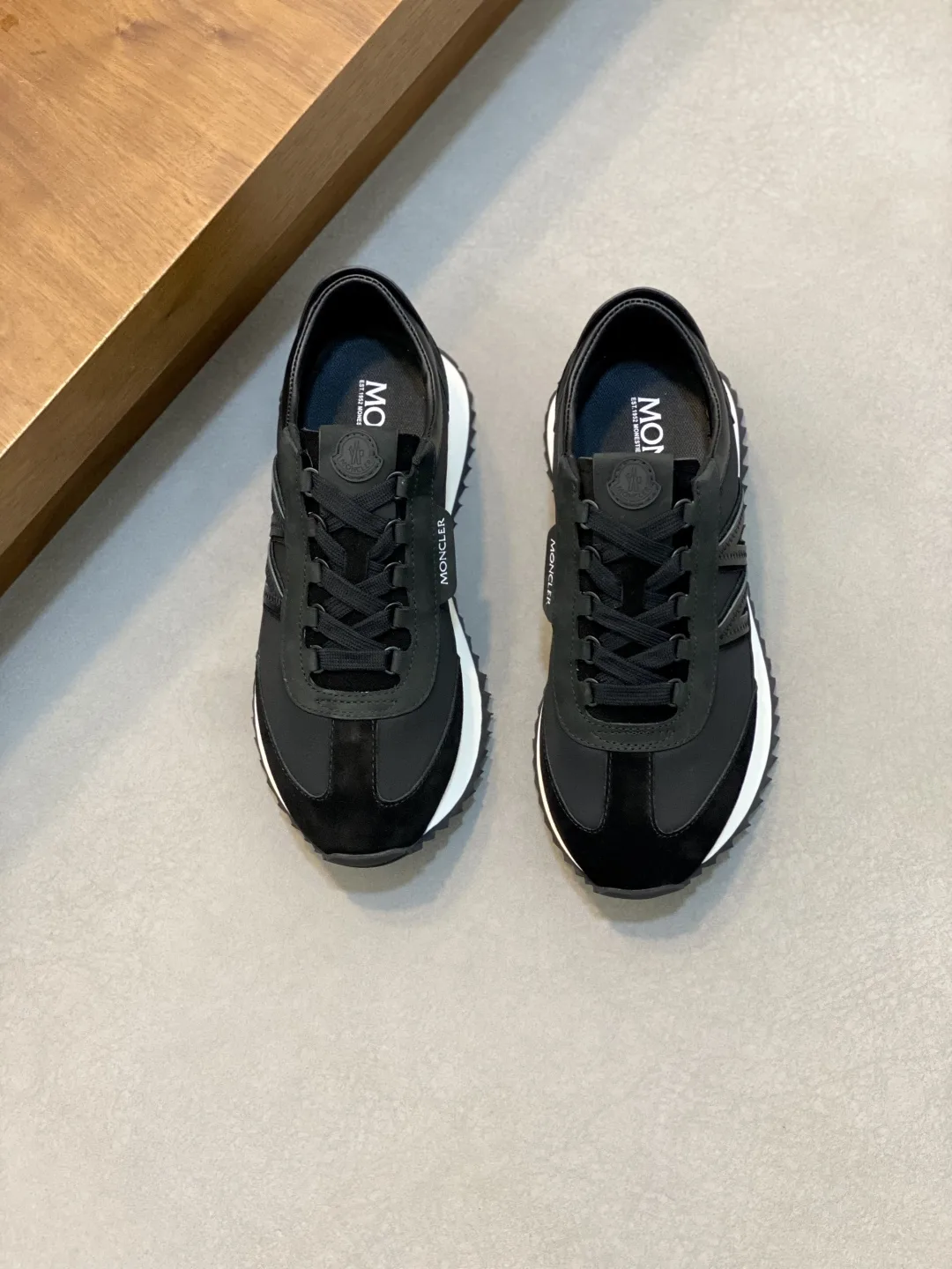 Luxus Moncler Turnschuhe Diese Sneaker atmungsaktivem Mesh Neoprenkautschuk