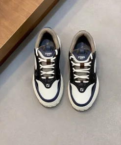 Hochwertige Fendi-Turnschuhe. Hochwertige Handarbeit aus einem Stück spritzgegossenes