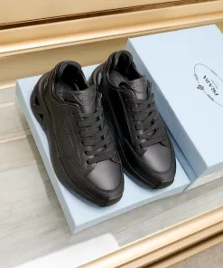 Hochwertige Prada Sport- und Freizeitschuhe Neue sportliche Diese Sneaker bestechen