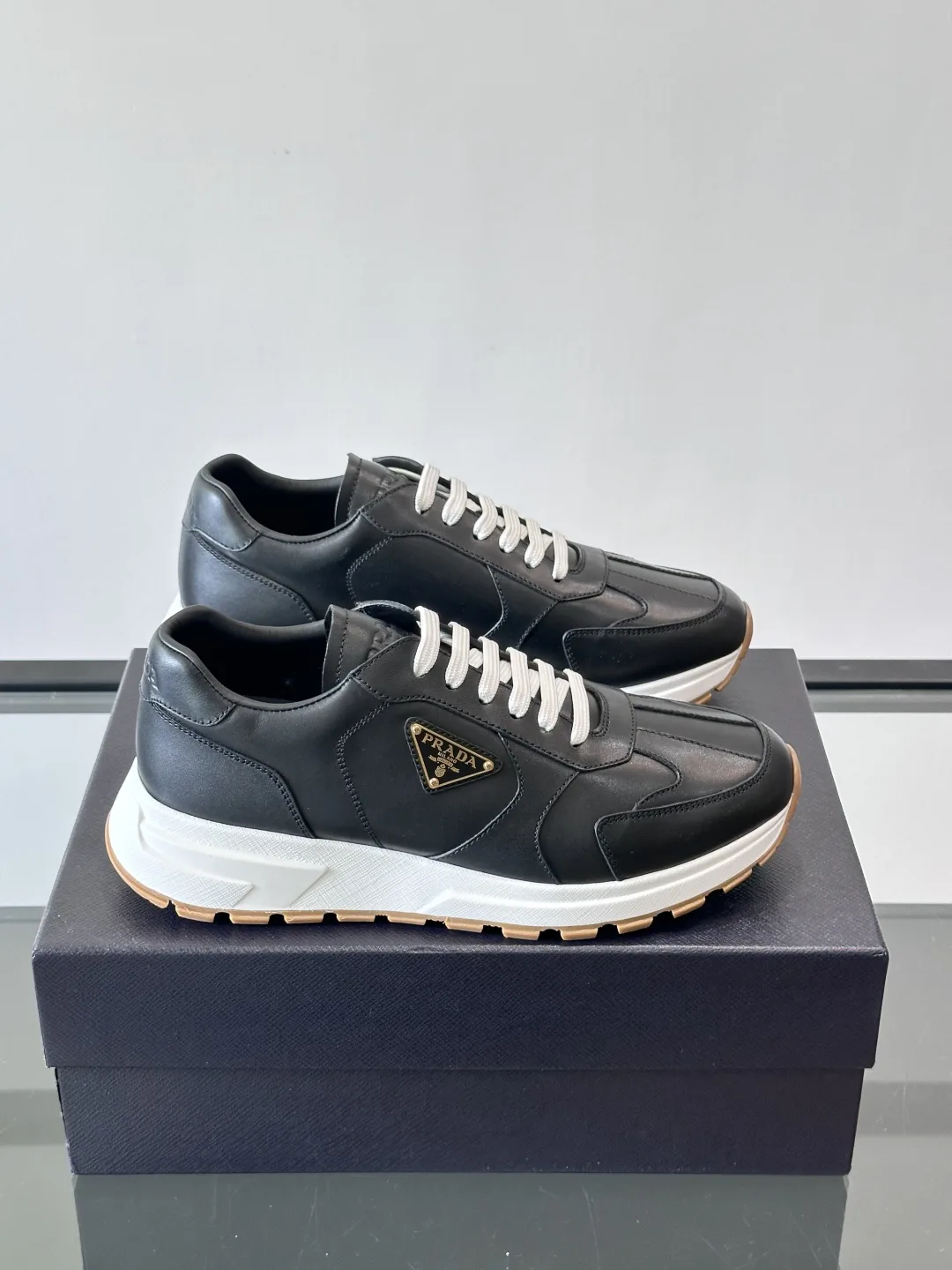 Luxus Prada Turnschuhe weichem Diese Sneaker sind geschmeidig