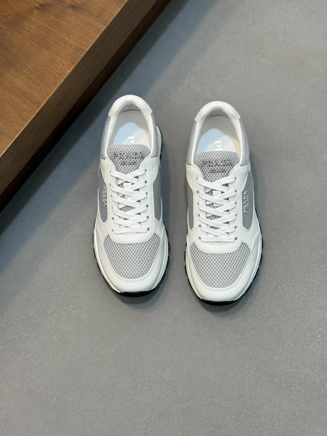 Luxus Prada Lederschuhe Neue sportliche Prada Diese Schuhe