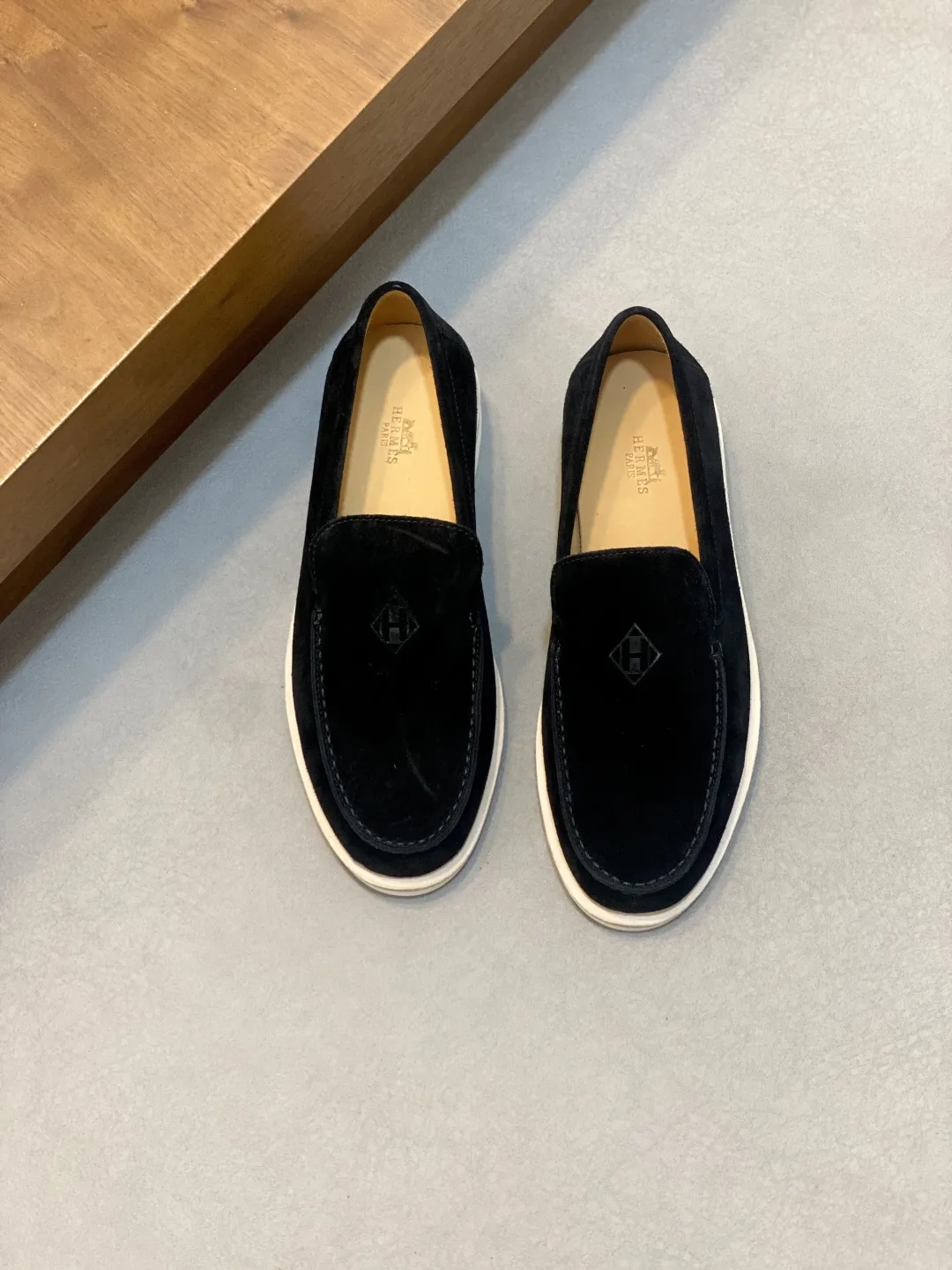 Hochwertige Hermes Ultraleichte Schuhe Lederschuhe Slipper Diese Schuhe sind importiertem