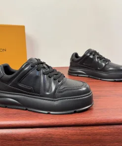 Hochwertige Louis Vuitton Lederschuhe Diese Schuhkollektion Louis Vuitton präsentiert