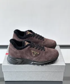 Luxus Prada Turnschuhe Neue Prada Sneaker Veloursleder Diese