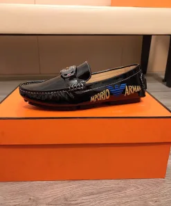 Hochwertiger Armani Slipper, modische Slipper, stilvolle Mokassins, angesagteste Trend