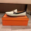 Luxuriöser Armani-Loafer aus hochwertigem Obermaterial mit geprägtem Lederfutter