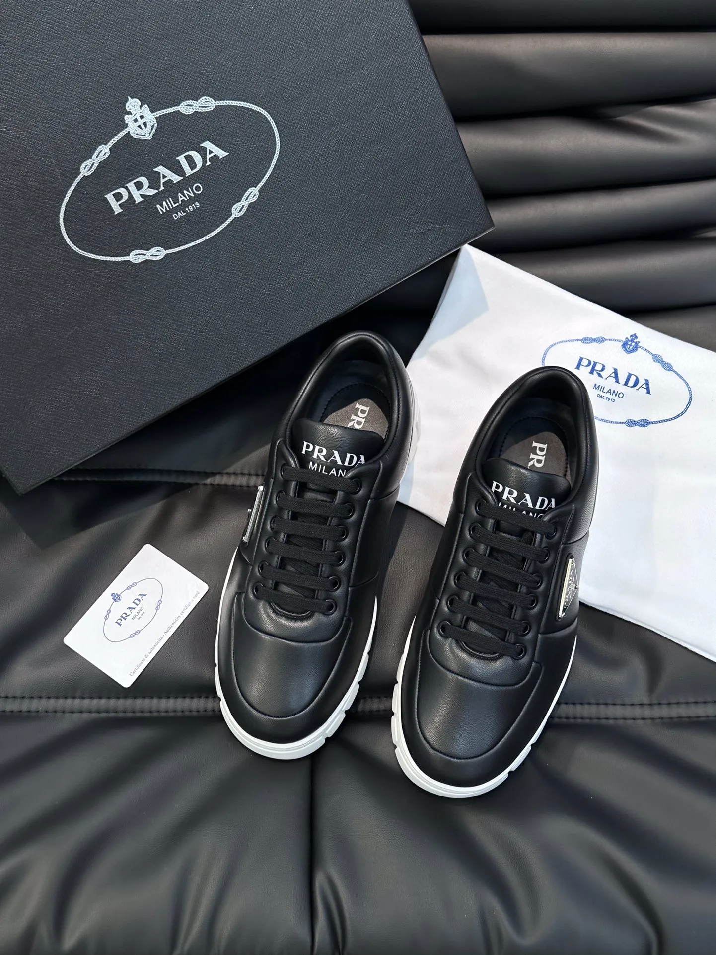 Premium Prada Lederschuhe Premium Originaldesign detailgetreu Gefertigt mattem