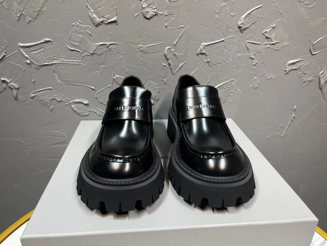 Premium Balenciaga Loafer Diese Schuhe sind echt egal