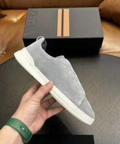 Hochwertige Zegna-Turnschuhe. Zegna-Größen sind auch Sonderanfertigung