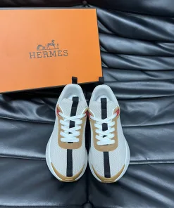 Hochwertige Hermes-Turnschuhe sind aus importiertem Bestechen erhältlich