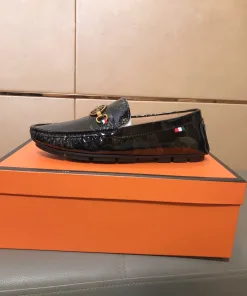 Hochwertiger Gucci Loafer Loafersschuh präsentiert neueste Kollektion Obermaterial