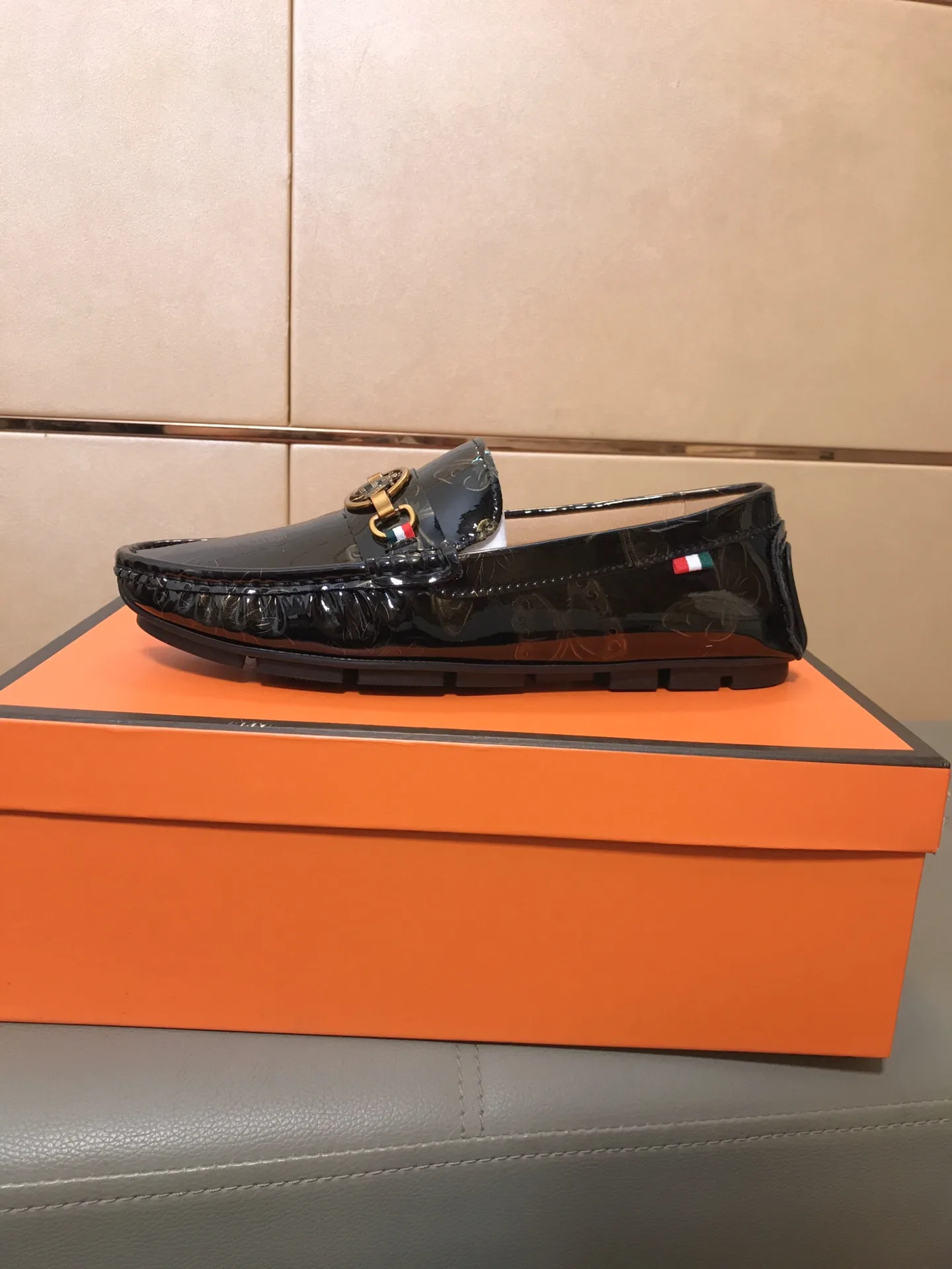 Hochwertiger Gucci Loafer Loafersschuh präsentiert neueste Kollektion Obermaterial