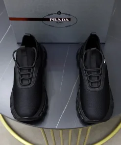Premium Prada Gestrickte Schuhe Hochwertiges importiertes Strickobermaterial mit aufgedrucktem Markenlogo