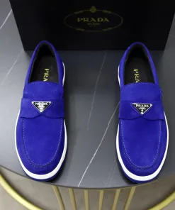 Hochwertige Prada Ledersneakers Diese lässigen vielseitigen Prada RANK