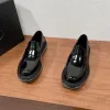 Premium Prada Slipper Lederschuhe Freizeitschuhe aus Leder Artikelnummer Prada Herren Lederschuhe Diese