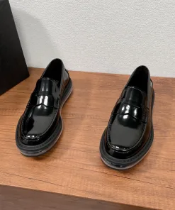 Premium Prada Slipper Lederschuhe Freizeitschuhe aus Leder Artikelnummer Prada Herren Lederschuhe Diese