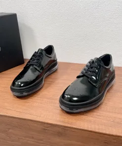 Hochwertige Prada Lederschuhe Freizeitschuhe aus Leder Artikelnummer Prada Classic Leder gepolsterter