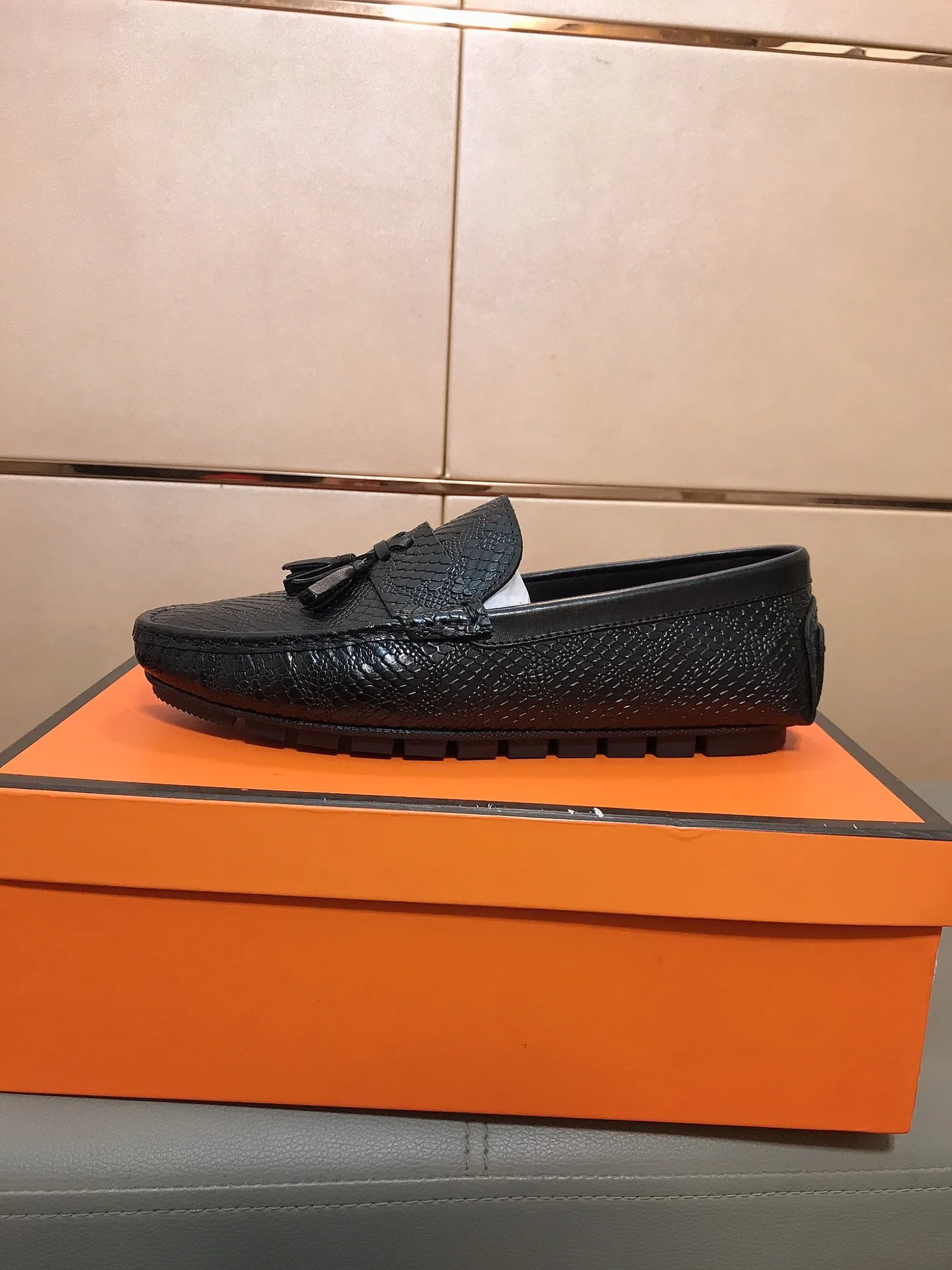 Premium Louis Vuitton Loafer Loafersshoes präsentiert neueste Kollektion Obermaterial
