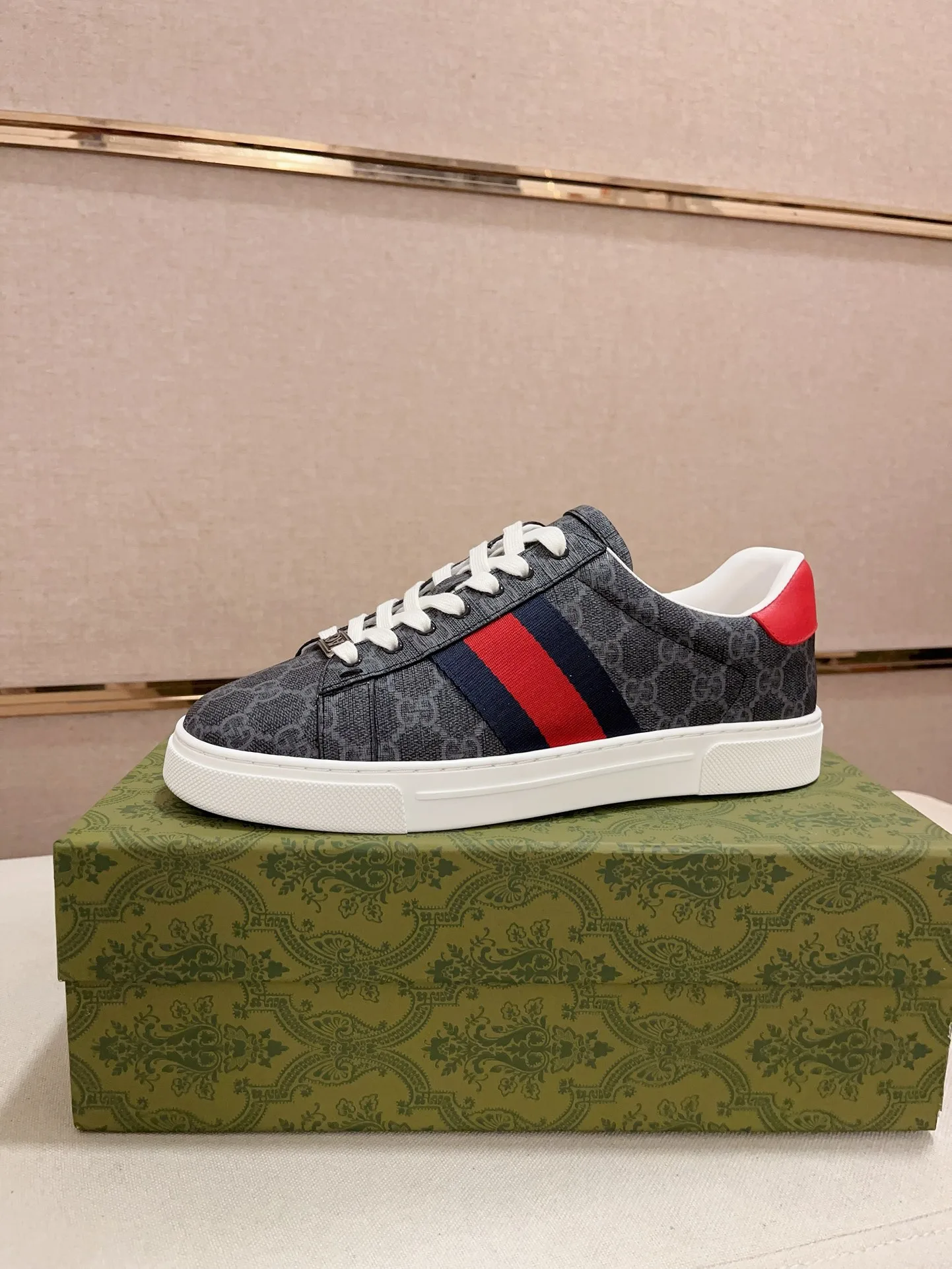 Premium Gucci Turnschuhe Gucci Frühjahrskollektion neueste Verkaufsschlager angesagt