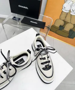 Hochwertige Chanel Turnschuhe Originalpreis Double Schnürschuhe eckiger Spitze