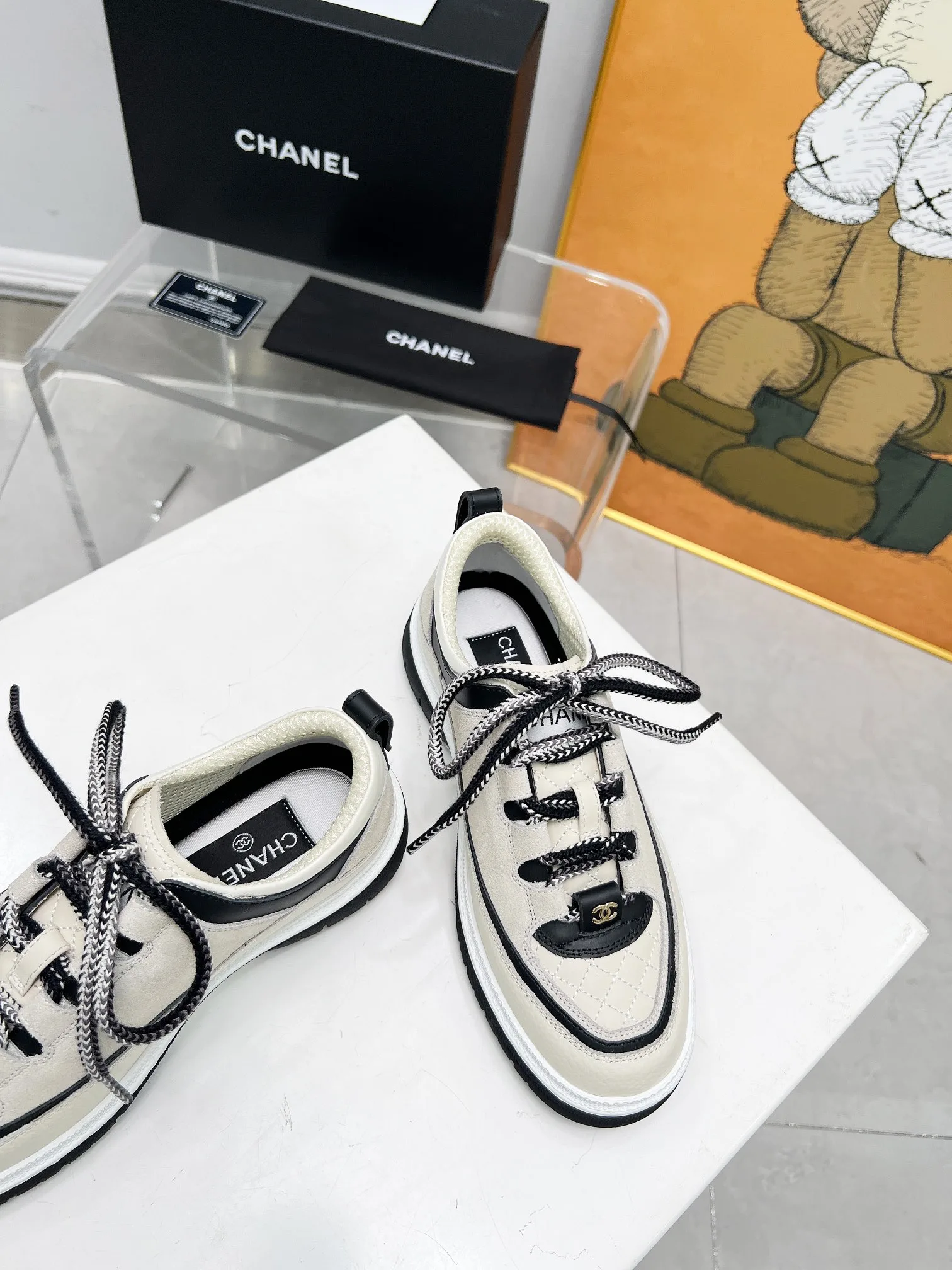 Hochwertige Chanel Turnschuhe Originalpreis Double Schnürschuhe eckiger Spitze