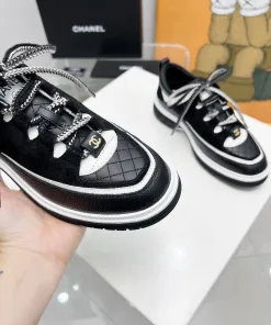 Luxus Chanel Turnschuhe Preisgarantie Double Schnürschuhe eckiger Spitze