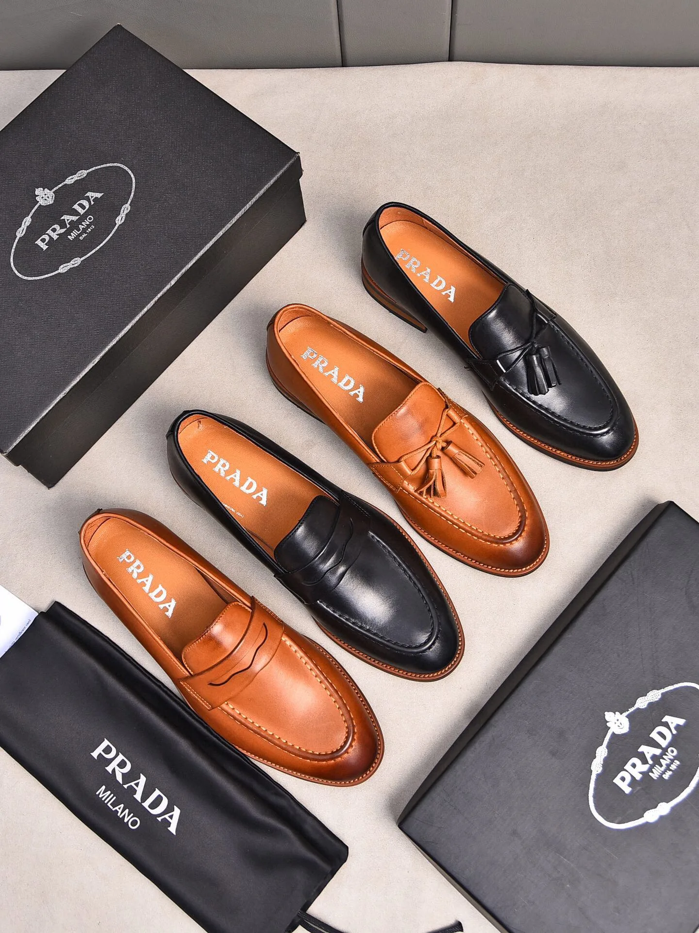 Premium Prada Lederschuhe Freizeitschuhe aus Leder Prada Entspricht Stil, offizielle Originalqualität