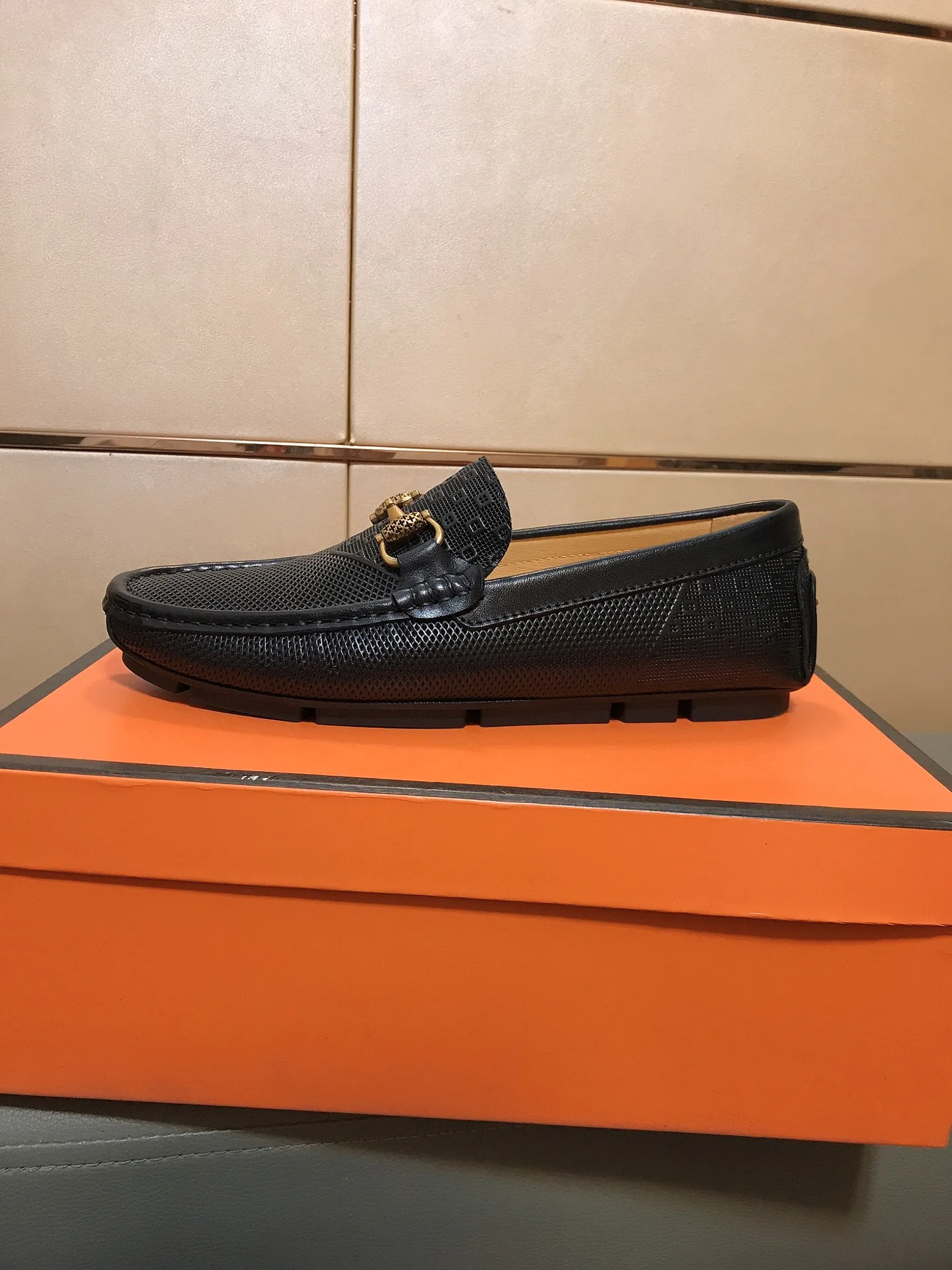 Hochwertiger Gucci Loafer Loafersschuh präsentiert neueste Serie Obermaterial