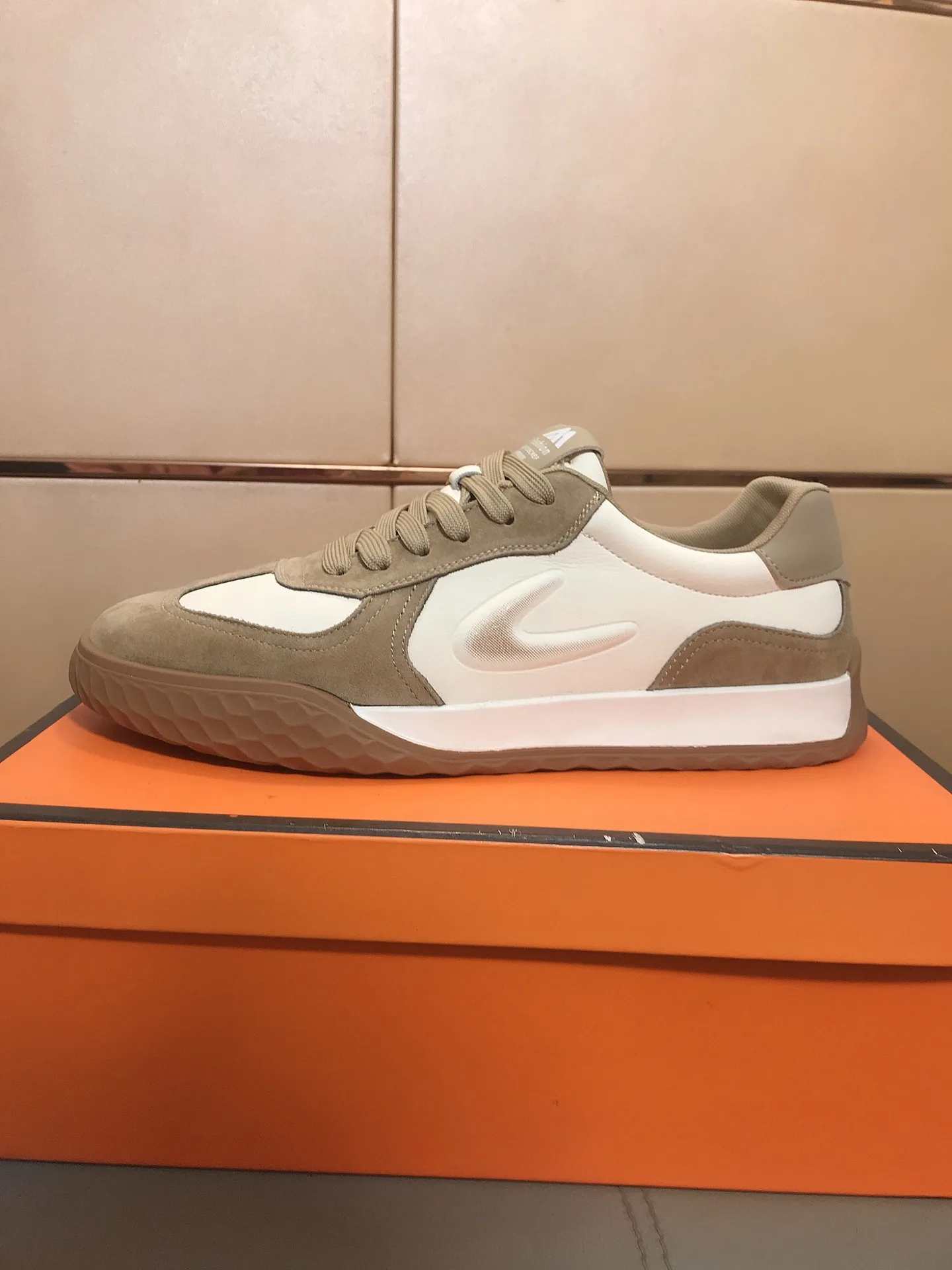 Premium Fendi Freizeitschuhe mit hohem Schaft Neue jetzt