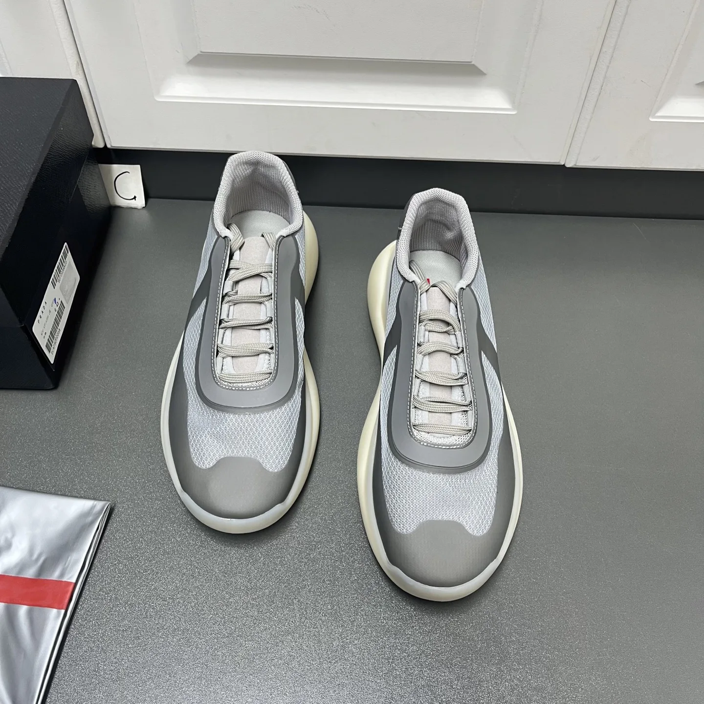 Premium Prada Lederschuhe neueste Herren sind Erhältlich drei