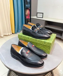 Hochwertige Gucci-Lederschuhe, das angesagteste klassische Design entspricht dem offiziellen