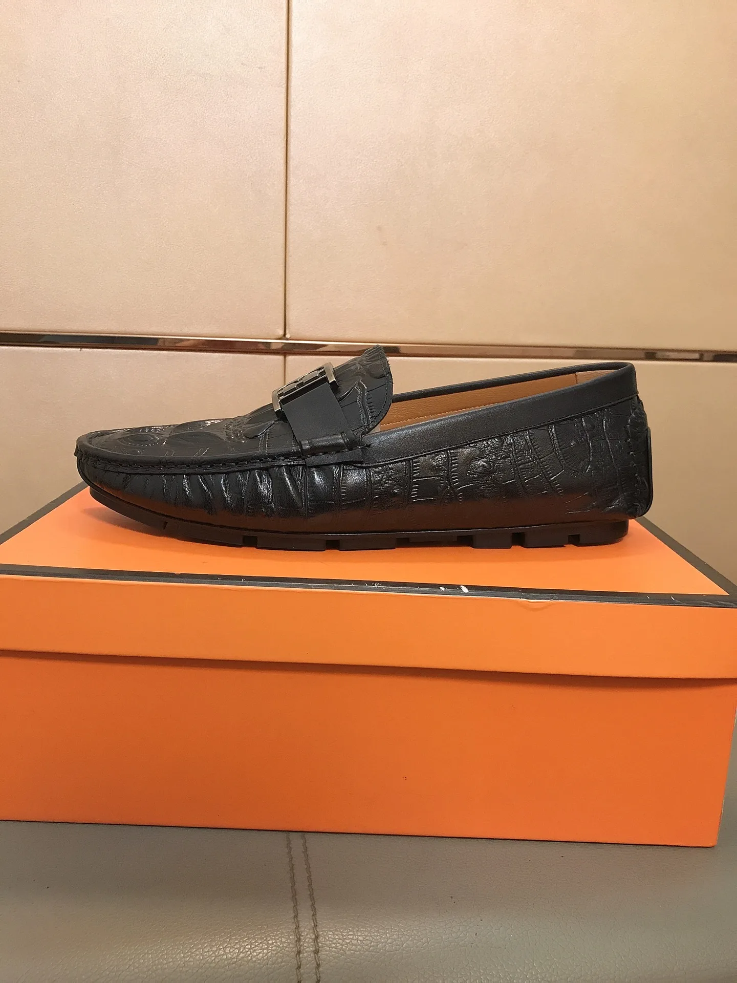 Luxuriöser Balmain Slipper, modischer Slipper, modische Loafer