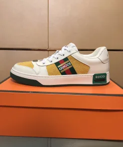 Luxus-Gucci-Lederschuhe. Obermaterial besteht aus italienischem, atmungsaktivem Rindsleder